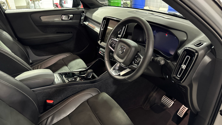 Volvo Xc40 1.5 T3 [163] R DESIGN 5dr Geartronic Petrol Estate